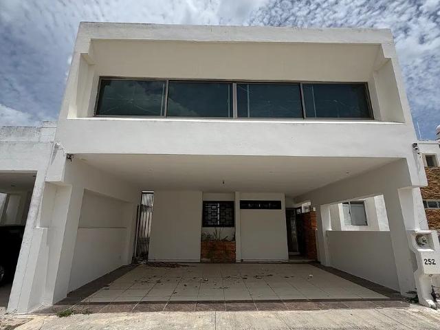 Casa en venta en Kantunil, Yucatán