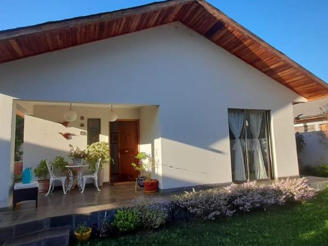 Casa en arriendo en Carampangue, Metropolitana