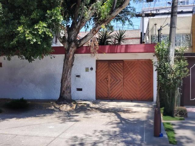 Casa en venta en Tlalnepantla De Baz, Estado de México