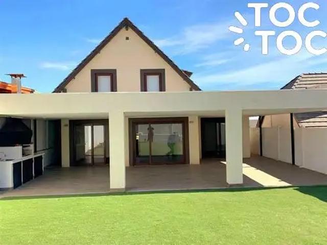 Casa en arriendo en La Florida, Provincia de Santiago