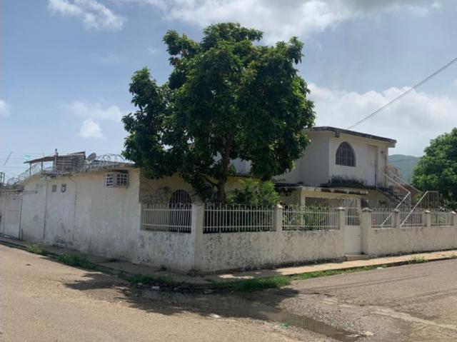 Casa en venta en Puerto La Cruz, Amazonas
