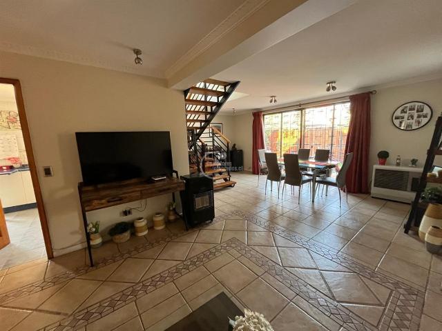 Casa en arriendo en Las Condes, Santiago