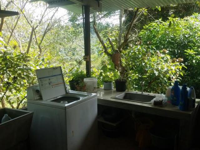 Casa en las minas con local céntrico