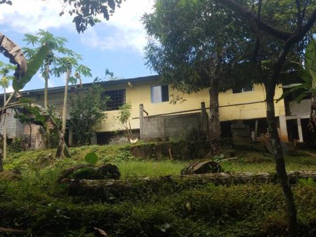 Casa en las minas con local céntrico