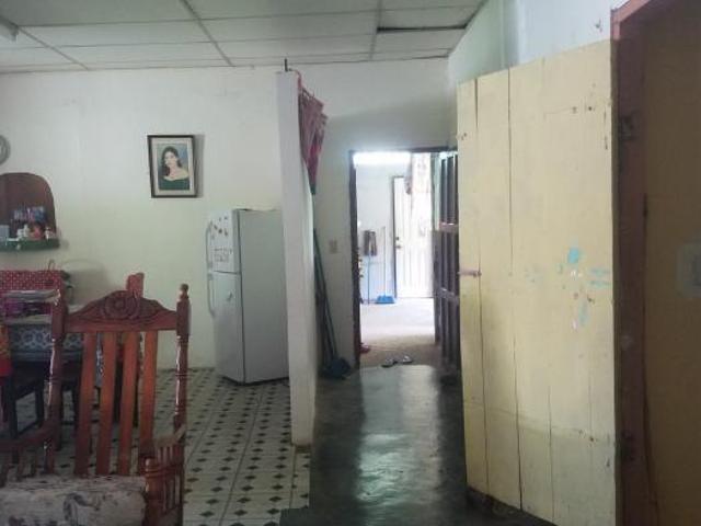 Casa en las minas con local céntrico