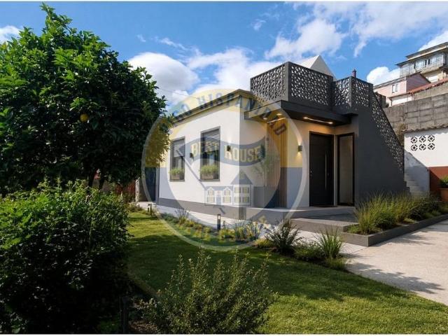 Casa en venta en Bembrive, Vigo