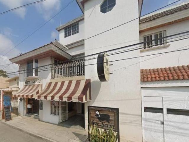 CASA EN NOGAL EN POZA RICA CON UN LOCAL COMERCIAL EN VENTA HIPOTECARIA