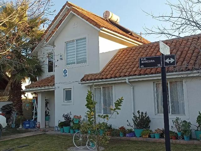Casa en arriendo en Padre Hurtado, Metropolitana