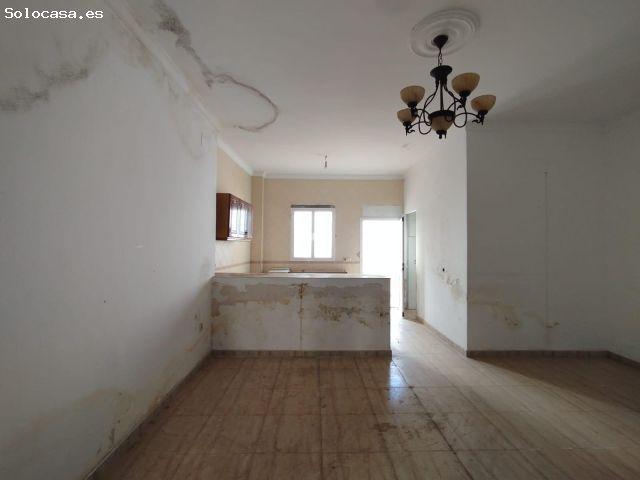 Casa en venta en Paradas, Andalucía