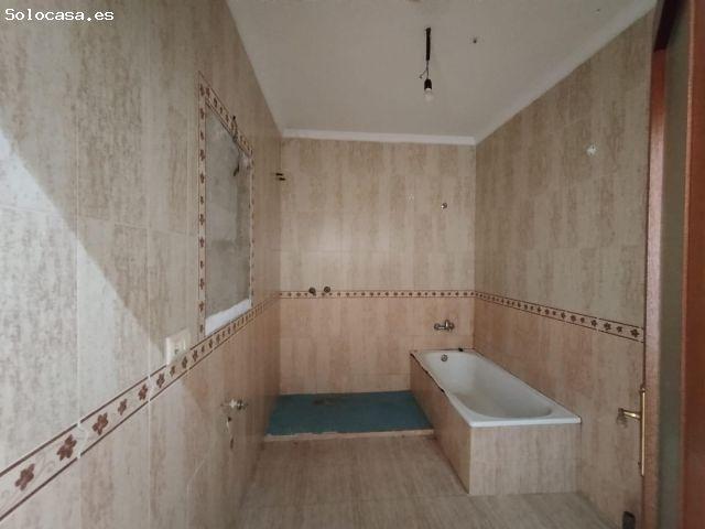 Casa en venta en Paradas, Andalucía