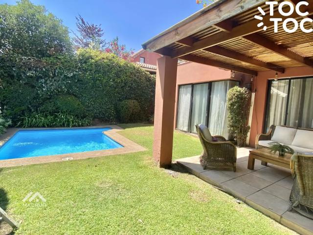 Casa en arriendo en Peñalolen, Metropolitana