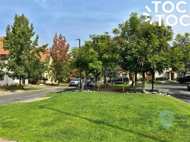 Casa en arriendo en Peñalolen, Metropolitana