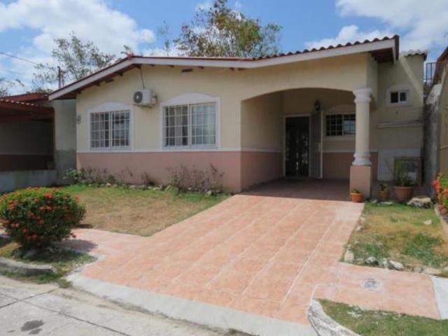 CASA EN QUINTAS DE GRATAMIRA CON GARITA DE SEGURIDAD 24/7