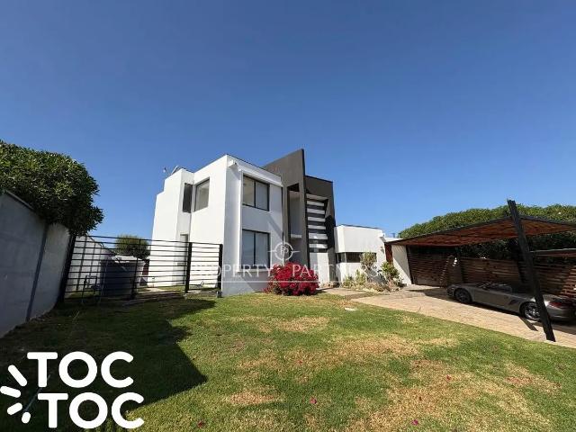 Casa en arriendo en Santa Adela, Quintero