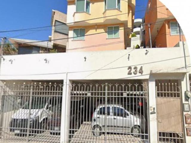 Casa en Remate Bancario en Los Pirules / Tlalnepantla / Alta plusvalía / CDMX