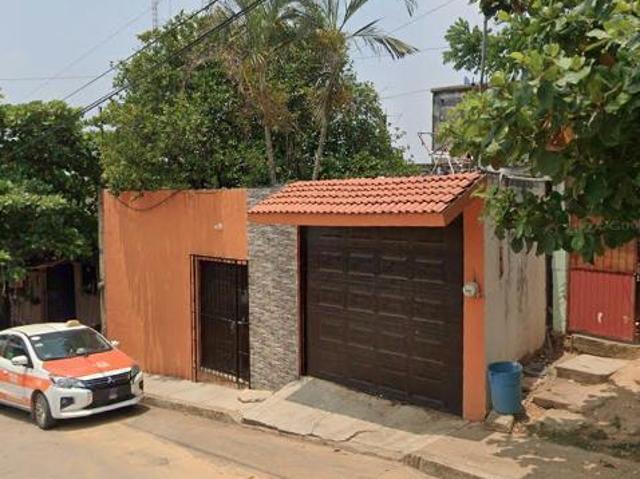 CASA EN REMATE EN ACAYUCAN VERACRUZ