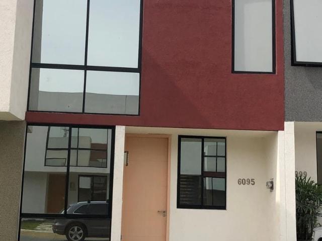 Casa en renta en Los Periodistas, Santa Ana Tepetitlán