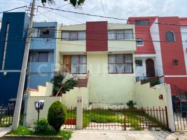Casa en renta en Pedregal de Echegaray, Naucalpan de Juárez