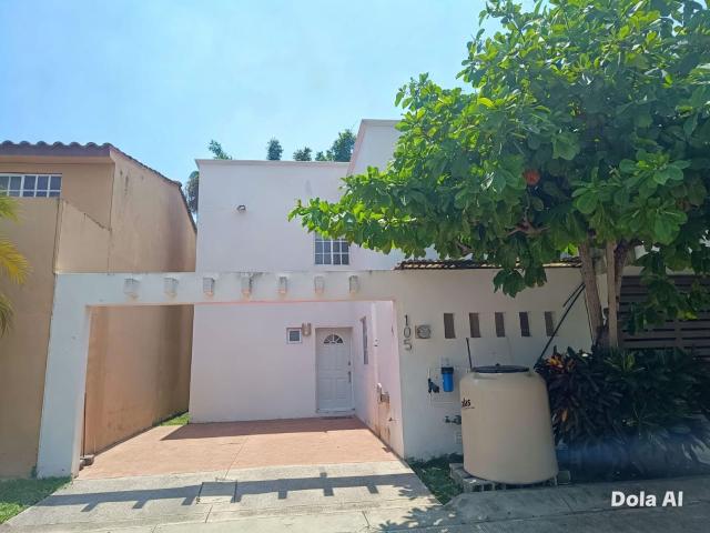 Casa en renta en CONJUNTO HABITACIONAL VILLAS NAUTICO, Miramar