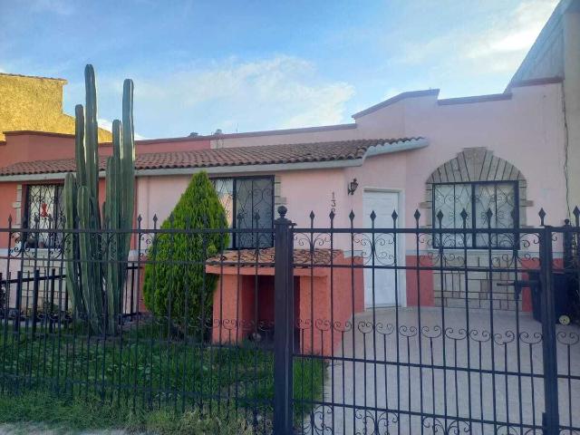 Casa en renta en Artículo 123, Santa Julia