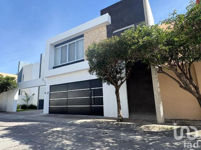Casa en renta en Ecatepec de Morelos, Acatepec