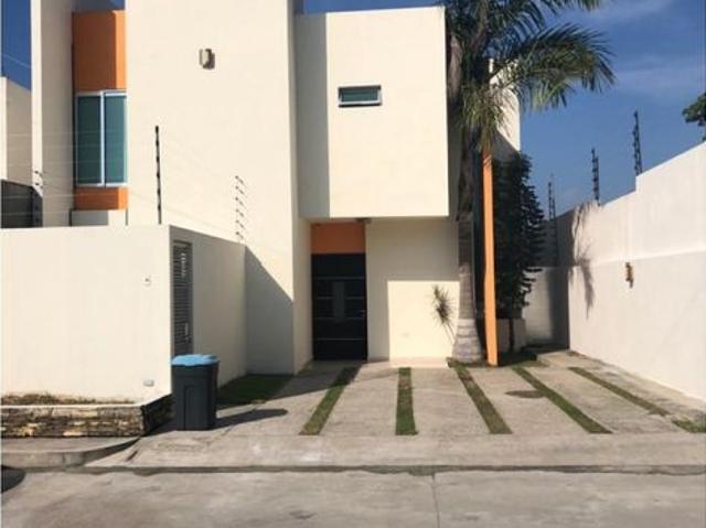 Casa en renta en Quintín Arauz, Paraíso