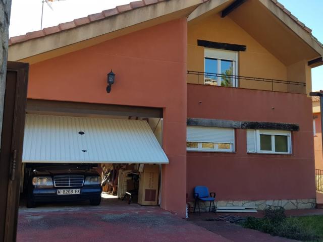 Casa en venta en Robledo De Chavela, Urbanización La Suiza Española