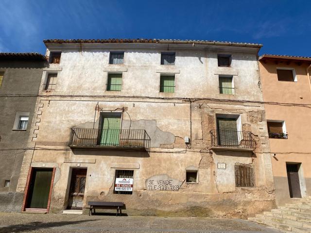Casa en venta en Allueva, Aragón