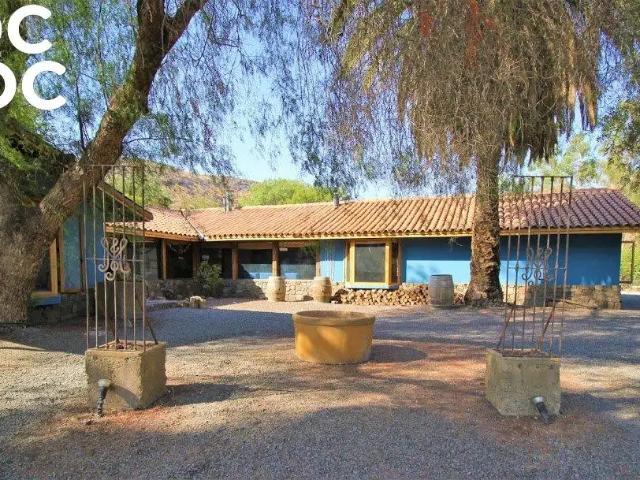 Casa en arriendo en Algarrobal, Metropolitana