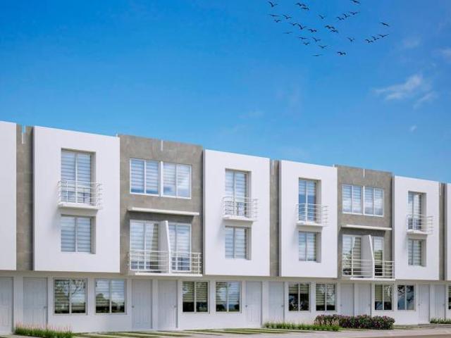 CASA EN VENTA 4 REC EN FRACCIONAMIENTO SENDEROS CON ALBERCA TECAMAC