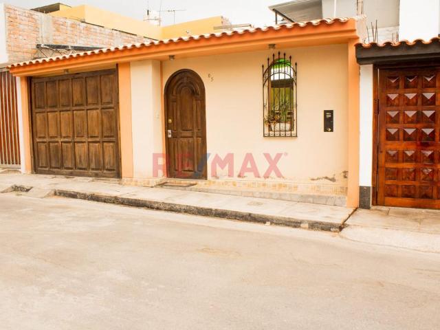 Casa venta en Urbanización Sol y Luna, José Luis Bustamante y Rivero