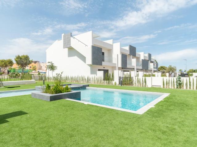 Casa en venta en Torrevieja, Valencia