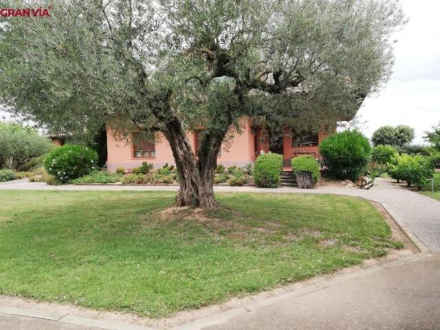 Casa en venta en Albelda De Iregua, La Rioja