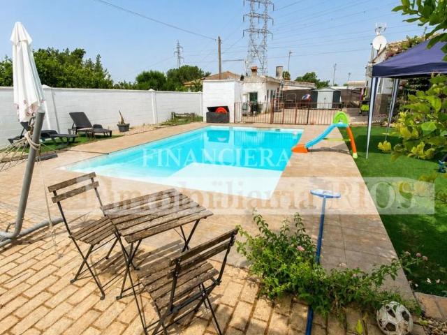 Casa en venta en Urbanización La Galbana, Alcalá De Guadaíra