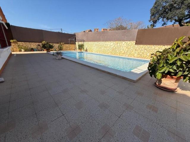 Casa en venta en Alcolea, Córdoba