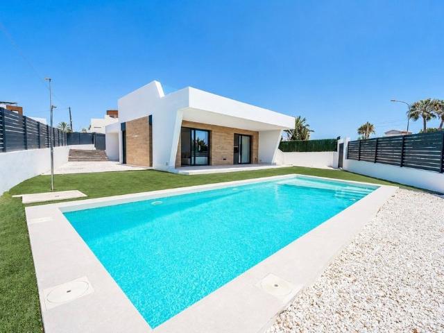 Casa en venta en Montebello, el Baix Segura / La Vega Baja