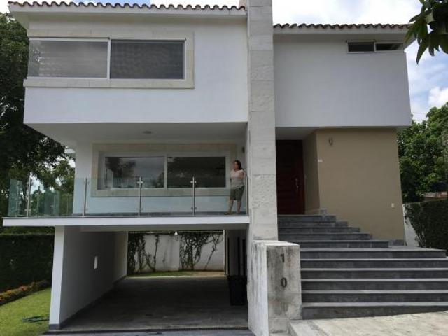 CASA EN VENTA AMUEBLADA EN RESIDENCIAL LA ILUSION POZA RICA VER