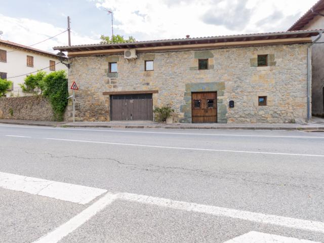 Casa en venta en Sakana, Navarra
