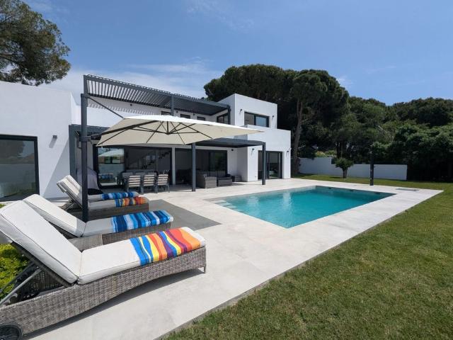 Casa en venta en Artola, Costa del Sol Occidental