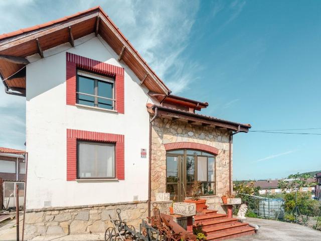 Chalet en venta en Avilés