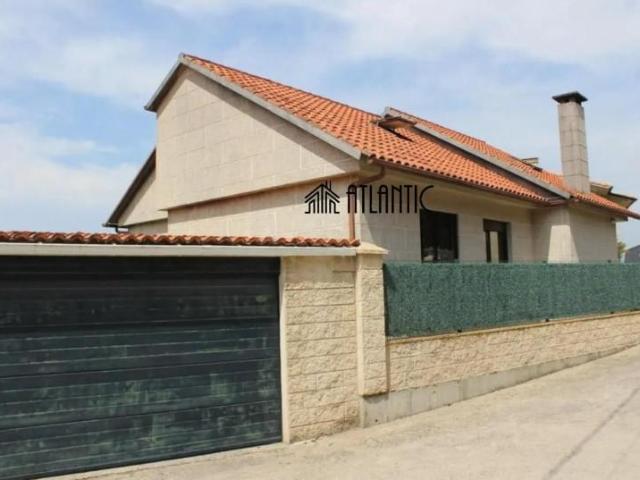 Casa en venta en Baíña, Vigo