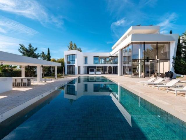 Casa en venta en La Alquería-El Paraíso, Costa del Sol Occidental