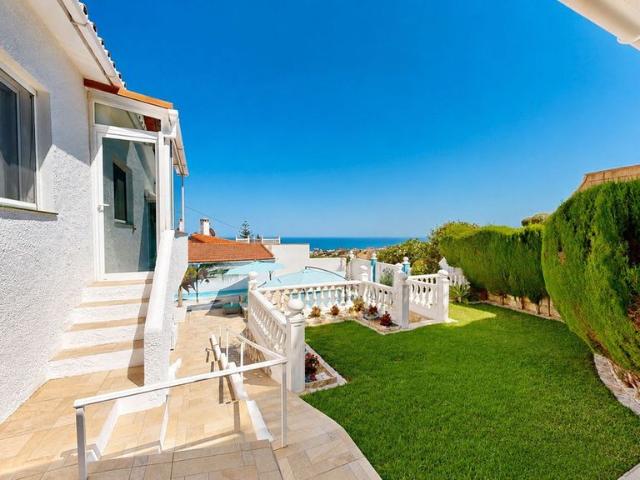 Casa en venta en Torrequebrada, Costa del Sol Occidental