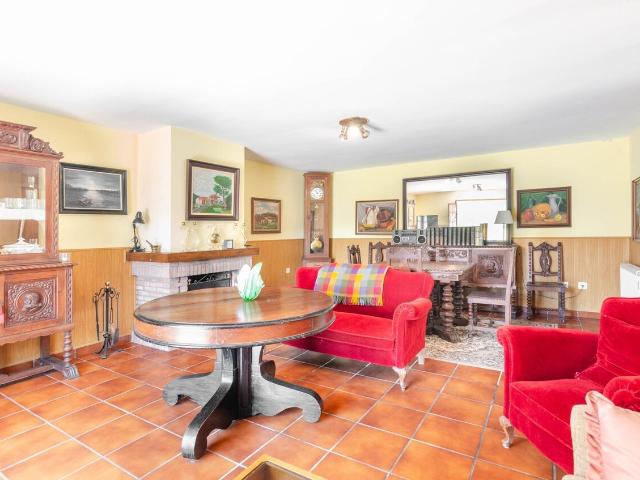 Chalet en venta en Bustiello, Cudillero