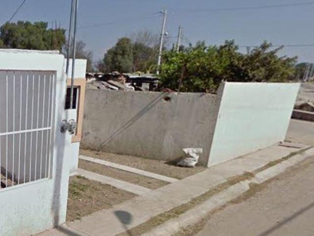 CASA EN VENTA CALLE GUANABANA COL. LAS HUERTITAS LAGOS DE MORENO JALISCO