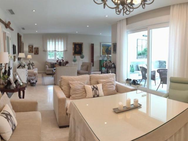 Casa en venta en Utrera, Andalucía