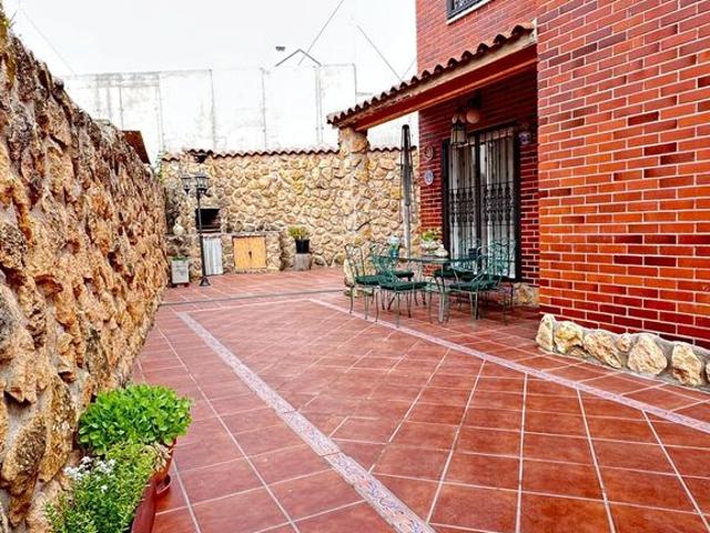 Casa en venta en Campo Real, Madrid