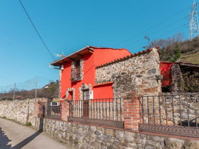 Chalet en venta en Lena, Asturias
