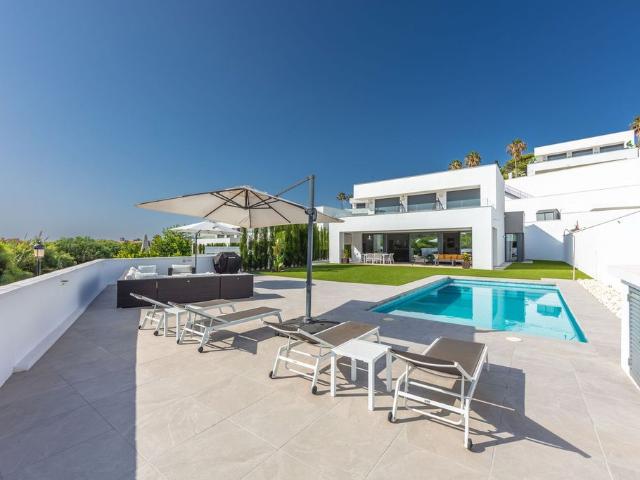 Casa en venta en San Luis de Sabinillas, Costa del Sol Occidental