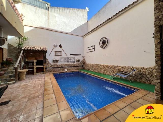 Casa en venta en Castillo De Locubín, Andalucía
